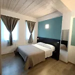 Il Di Piazza Motta Bed & Breakfast Albese Con Cassano