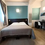 Il Di Piazza Motta Bed & Breakfast Albese Con Cassano