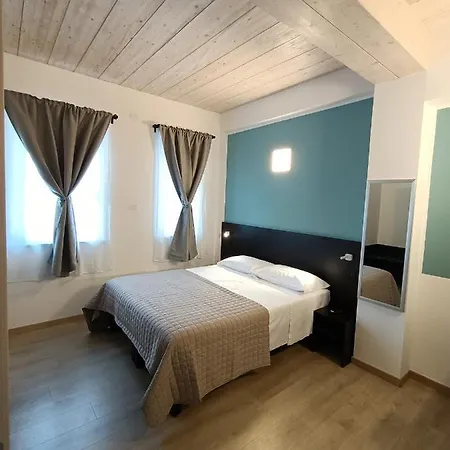 Il Di Piazza Motta Bed & Breakfast Albese Con Cassano