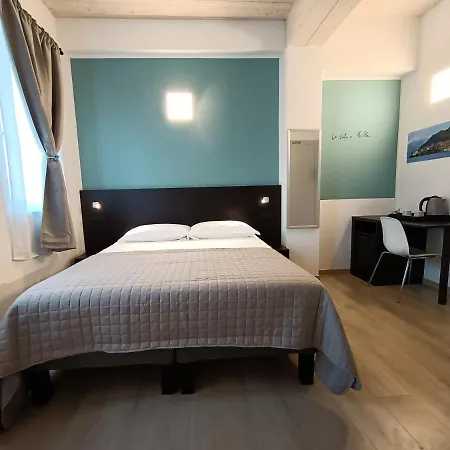 Il Di Piazza Motta Bed & Breakfast Albese Con Cassano
