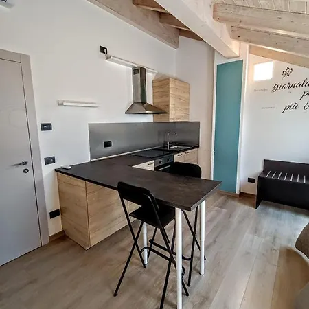 Il Di Piazza Motta Albese Con Cassano