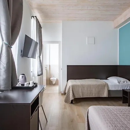 Il Di Piazza Motta Nocleg ze śniadaniem 4*