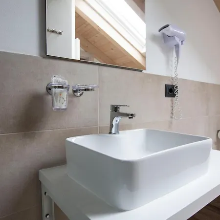 Bed & Breakfast Il Di Piazza Motta Albese Con Cassano