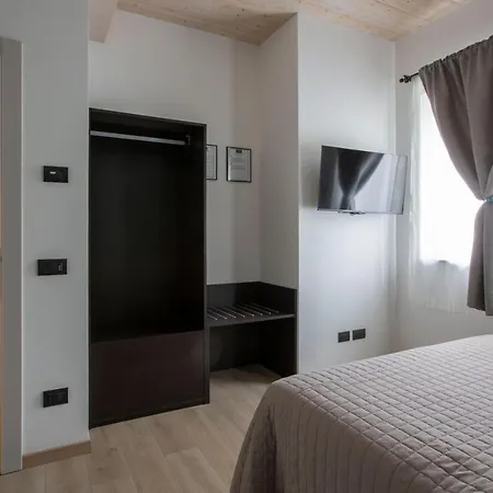 Il Di Piazza Motta Nocleg ze śniadaniem 4*