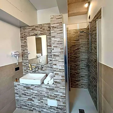 Il Di Piazza Motta Bed & Breakfast Albese Con Cassano