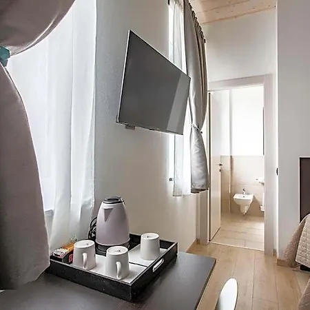 Il Di Piazza Motta Bed & Breakfast Albese Con Cassano