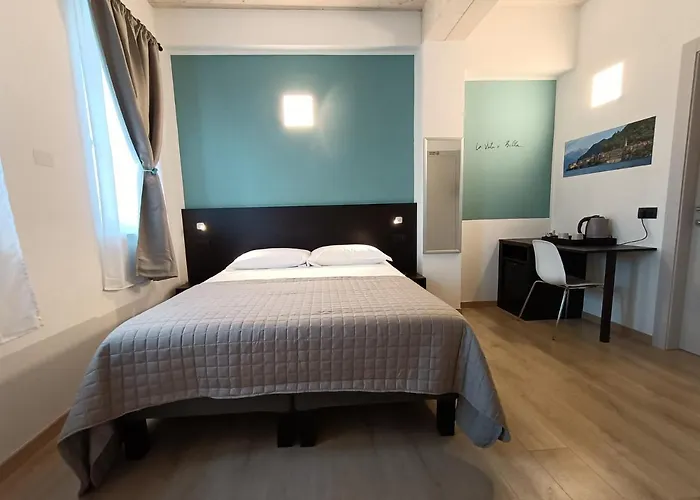 Il Di Piazza Motta Bed & Breakfast Albese Con Cassano