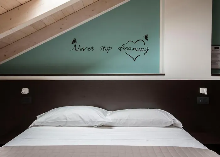 Il Di Piazza Motta 4* Albese Con Cassano