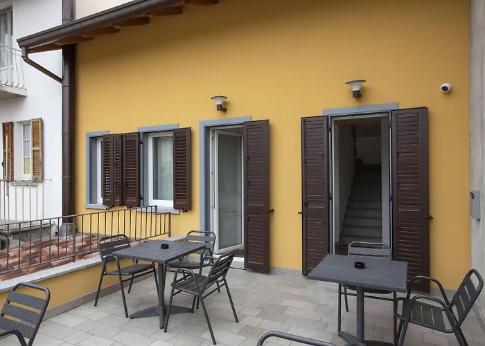 Il Di Piazza Motta Bed & Breakfast Albese Con Cassano