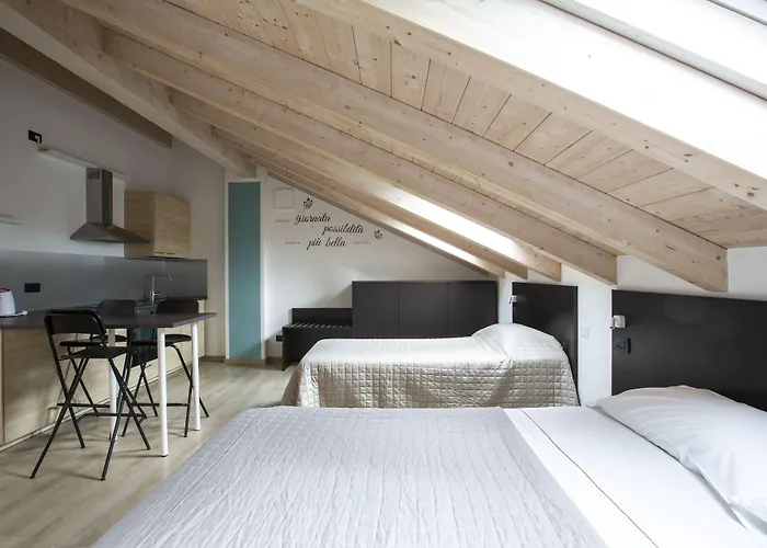 Il Di Piazza Motta Bed & Breakfast Albese Con Cassano