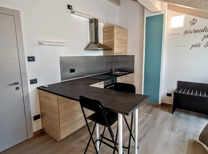 Il Di Piazza Motta Albese Con Cassano